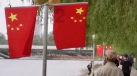 看了热依扎、蒋欣的红毯造型,我才弄懂了:明星脸和网红脸的区别